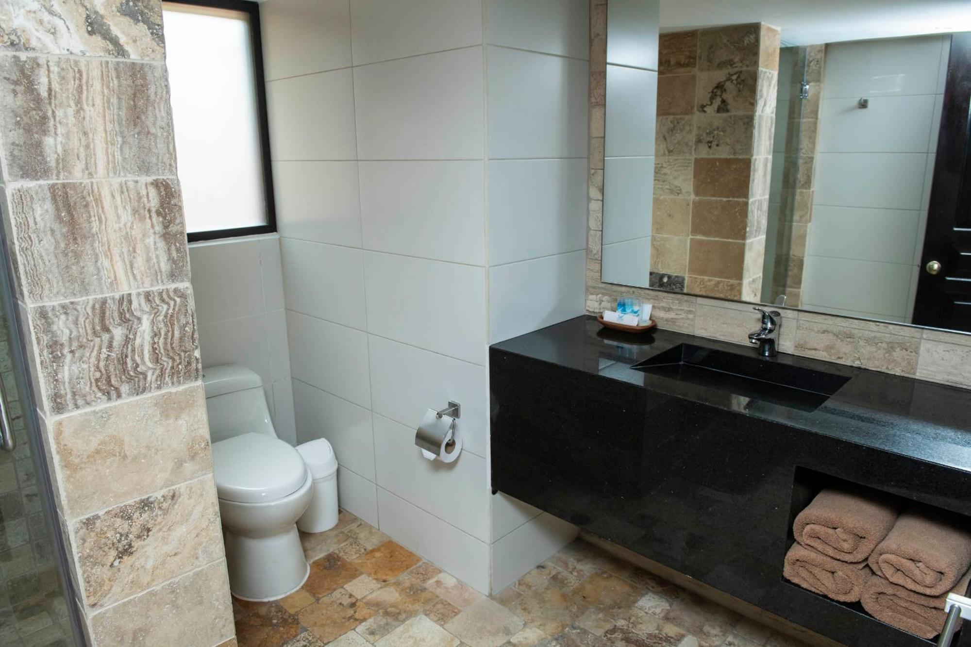 Termas De Papallacta Luaran gambar Bathroom